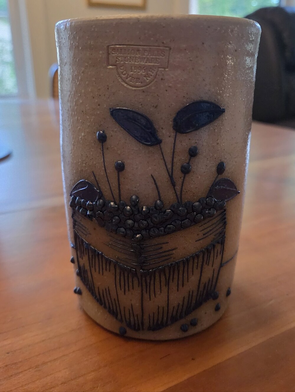 1996 Salmon Falls Stoneware Blueberry Basket Crock Vase (6" tall).